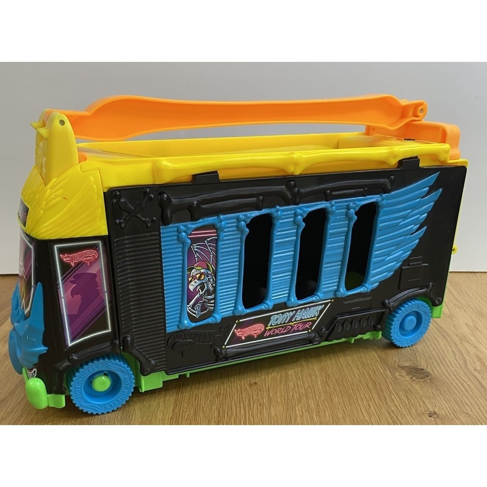 Hot Wheels Tony Hawk World Tour Skate Bus Playset Ramp Truck Base No Accessories